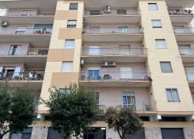 4 Stanze da Letto, 7 Stanze, Appartamento, Vendita, Via Lequile, Terzo Piano, 2 Bagni, ID Elenco 2690, Lecce, Puglia,